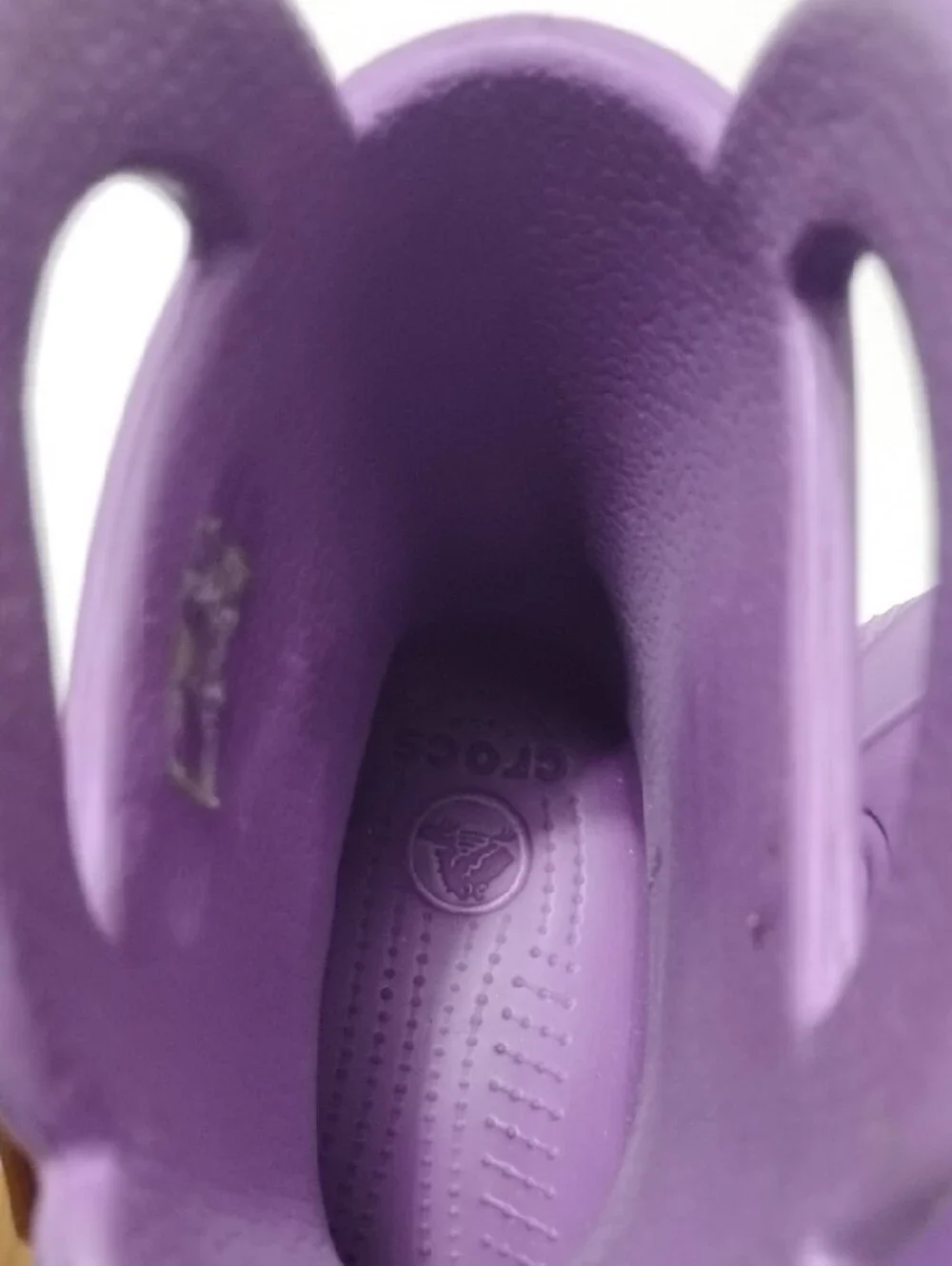 CROCS 